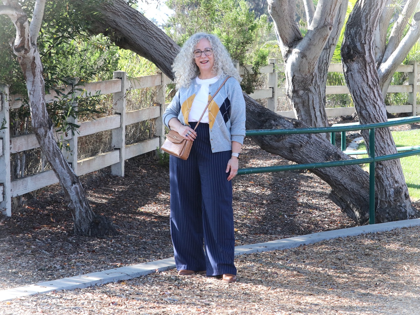 A new cardigan, some old annoyances, and a reminder that fall is about more than just “sweater weather" #newblogpost

https://finewhateverblog.com/2025/09/29/sleeves-leaves-pet-peeves/