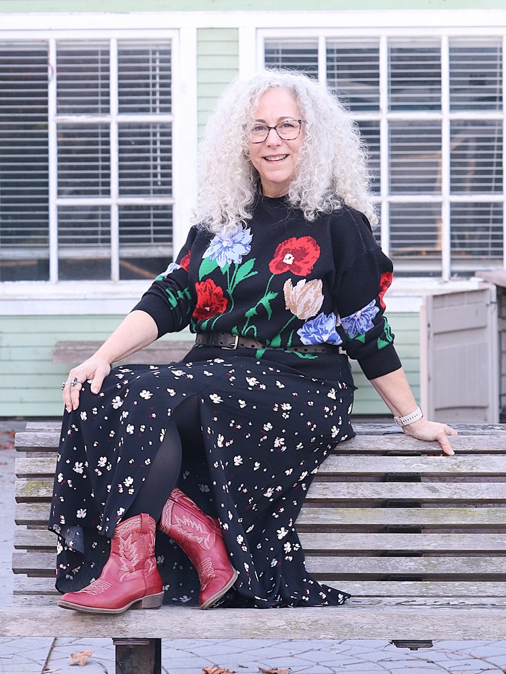 Can I ask you a question?

How are you closing out 2025?

I tell you my answer (and everyone else’s 😉) if you tell me yours (#newblogpost 🔗 in bio)

📸: @mark_m_perez 

#newyearseve2025 #over50andfabulous #livingwell #styleinspiration